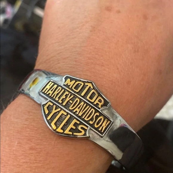 Harley-Davidson Jewelry - - Limited! New Style HD Womens Bracelet